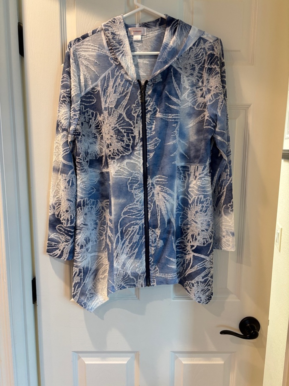 KAMANA hooded zip up jacket